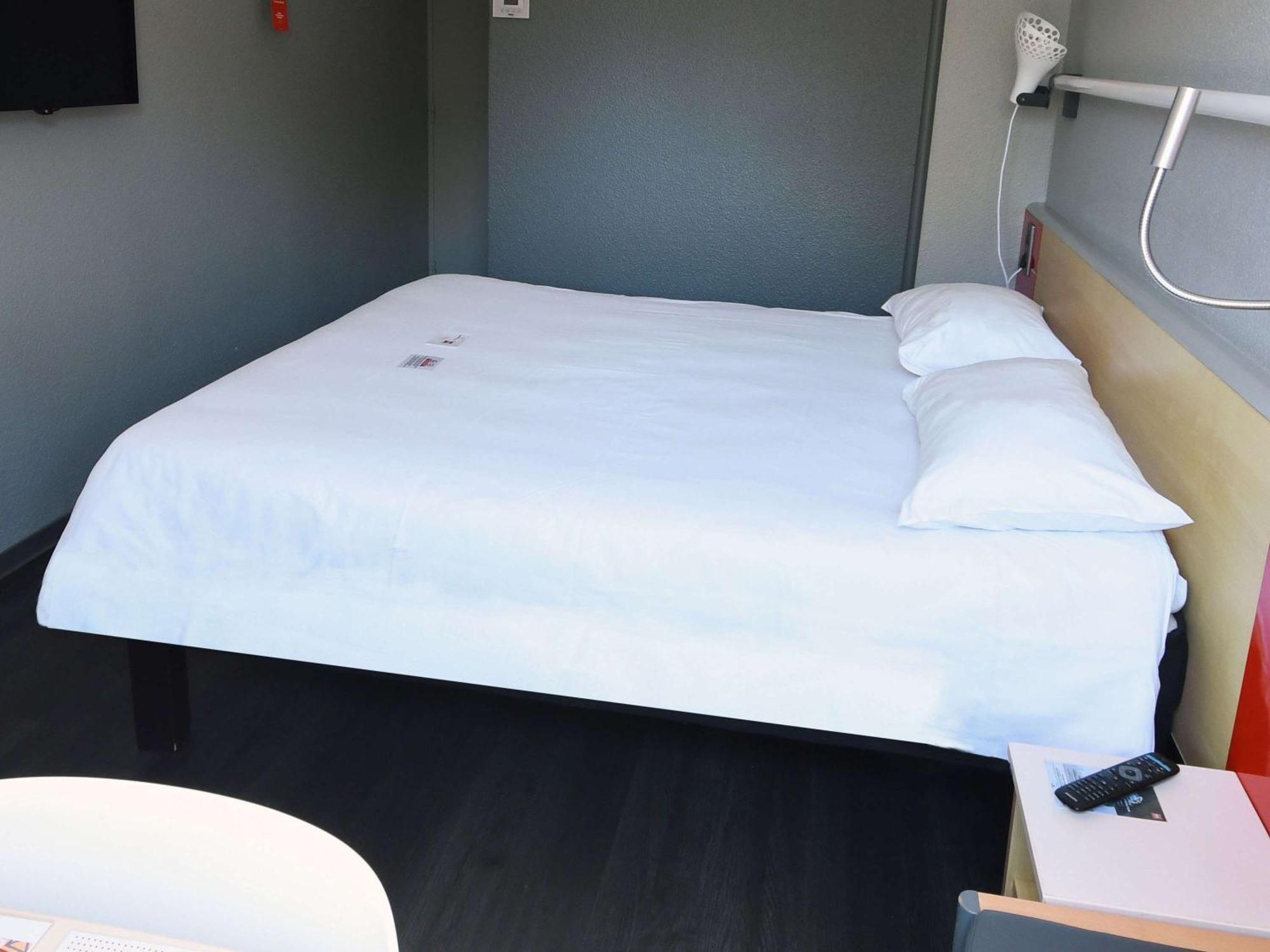 ไอบิส แซ็งต์ Hotel ภายนอก รูปภาพ